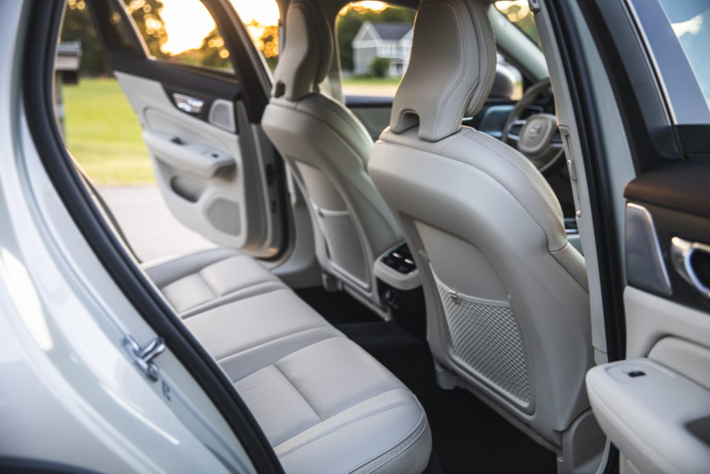 Volvo V60 Cross Country rear seats