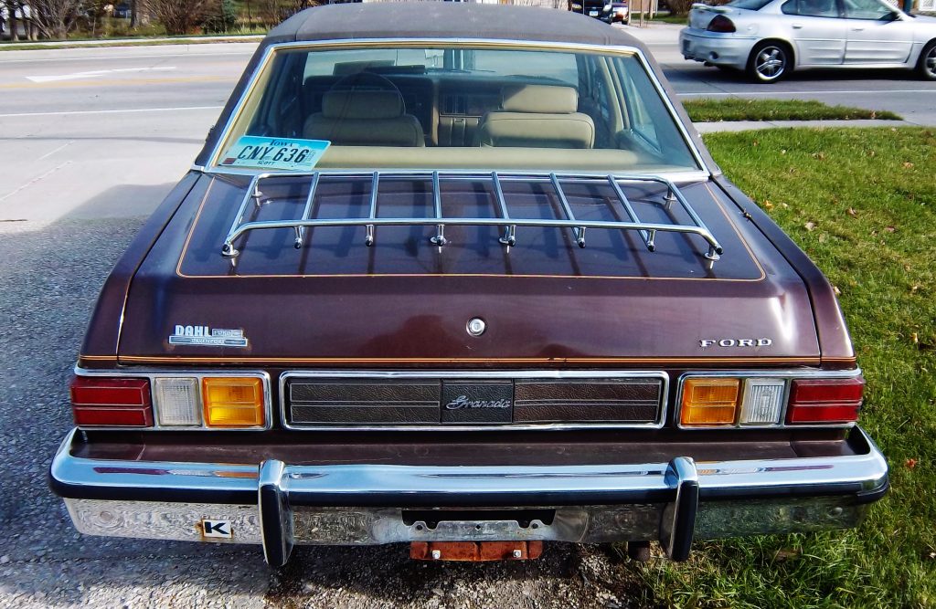 1977 Ford Granada Ghia sedan 11