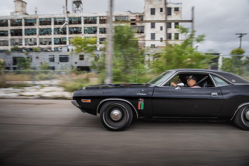 1970 Challenger side profile dynamic action