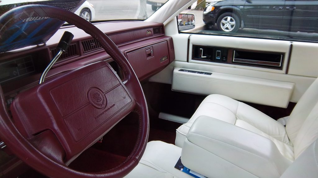 1991 Cadillac Coupe de Ville 11