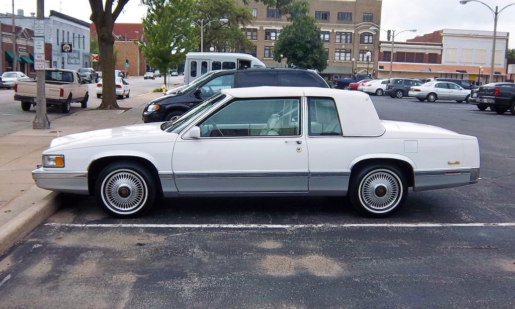 1991 Cadillac Coupe de Ville 08