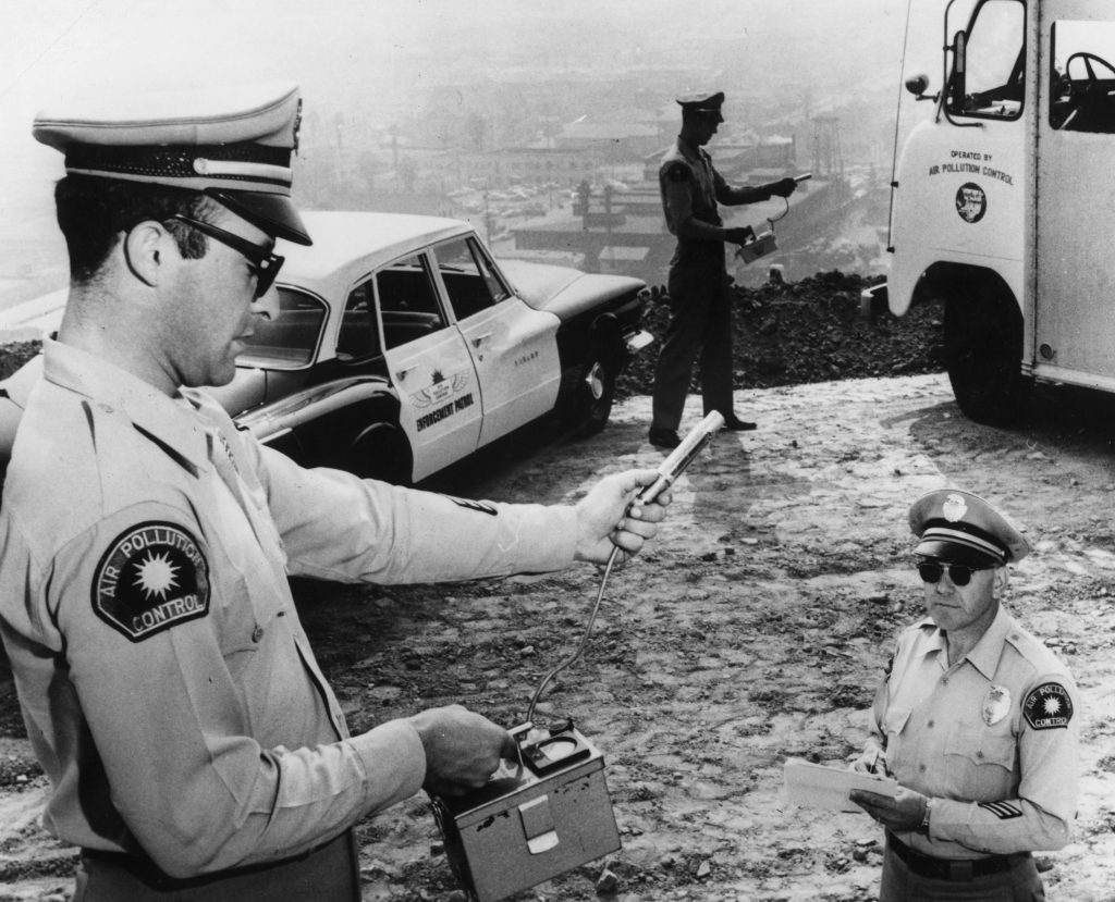 measuring concentration of atmospheric pollutants in Los Angeles