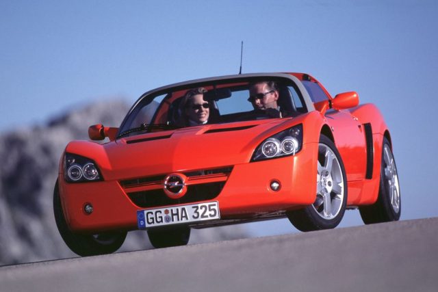 opel speedster front three-quarter