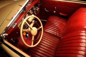 Tom Mix - 1937 Cord - interior
