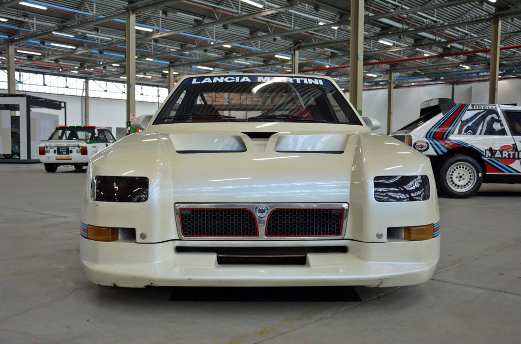 1988 lancia ecv front