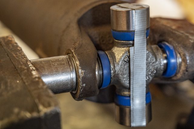 how to replace u joints without a press 41 018 Wrenchin Wednesday Driveshaft