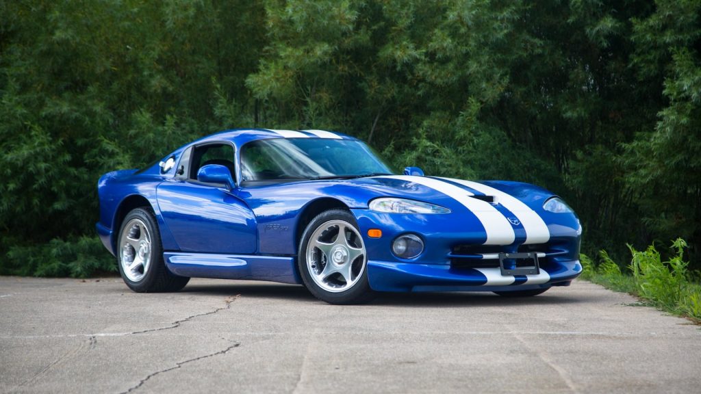 1996 Dodge Viper Coupe front three-quarter