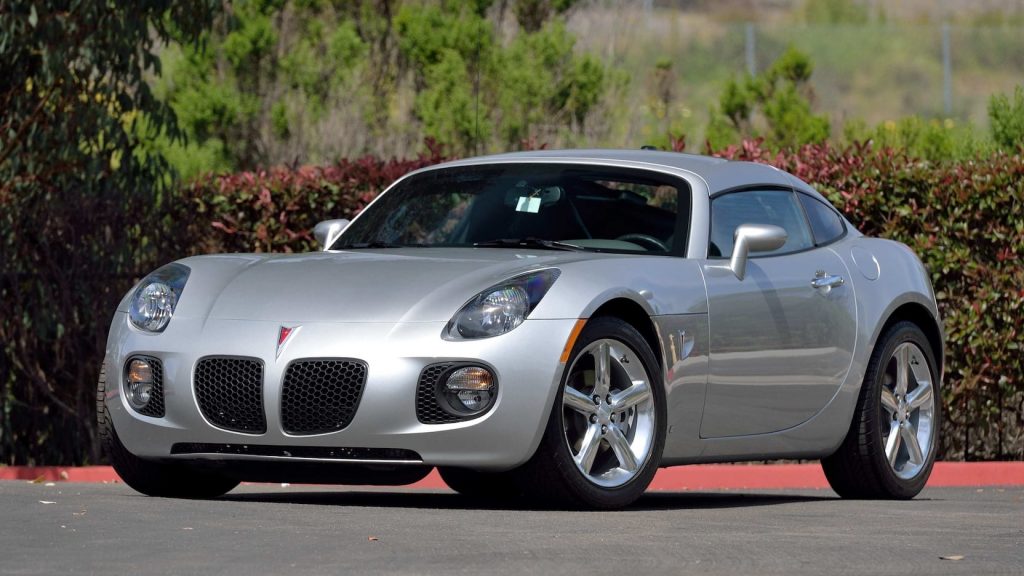 2009 Pontiac Solstice GXP Coupe front three-quarter