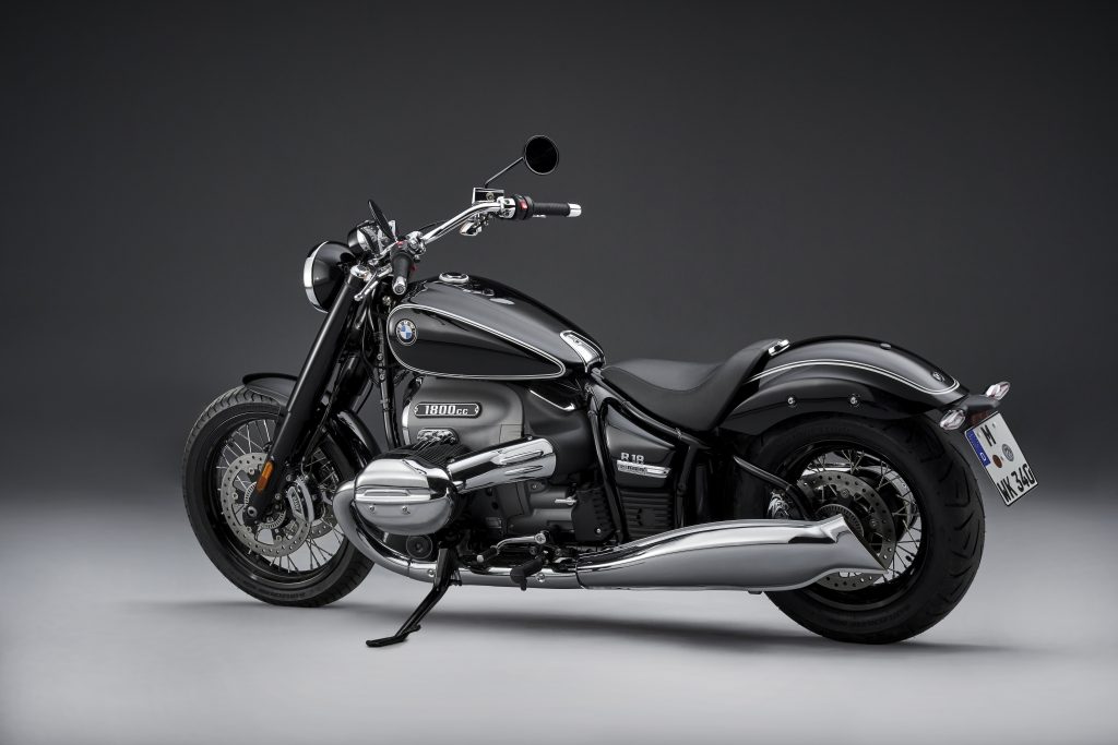 BMW R18 side profile