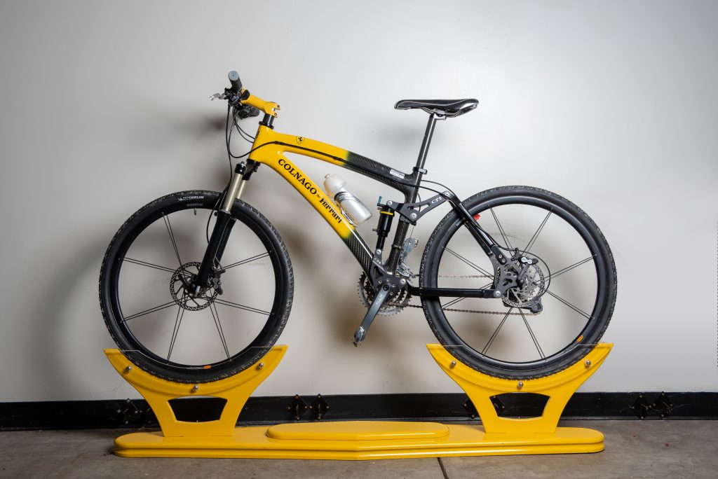 Colnago Ferrari mountain bike side profile