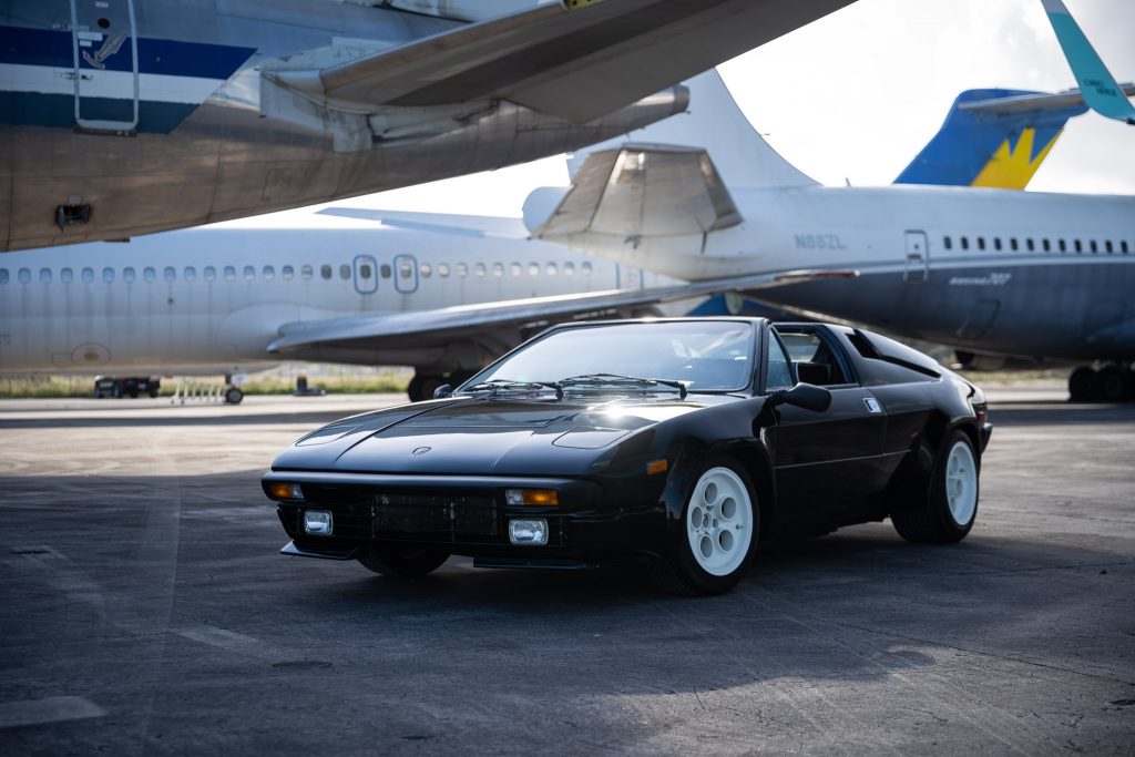 Lamborghini jalpa sale front three-quarter