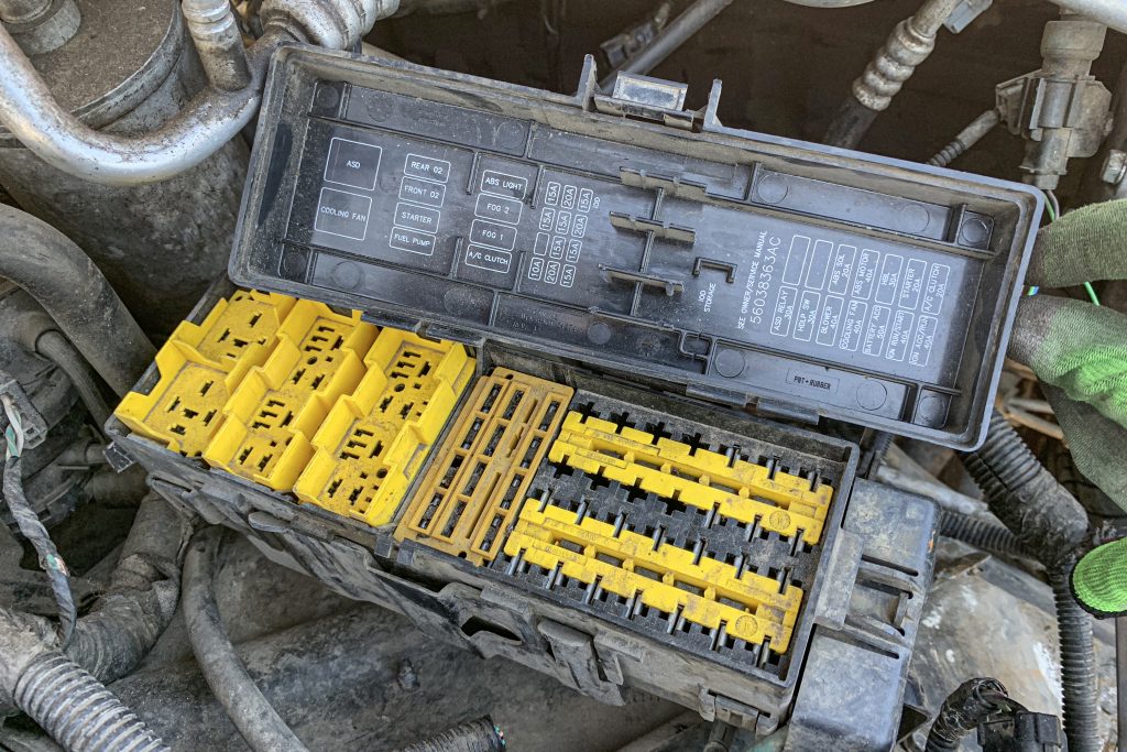 Junkyard Jeep fuse panel Junkyard Jeep fuse panel