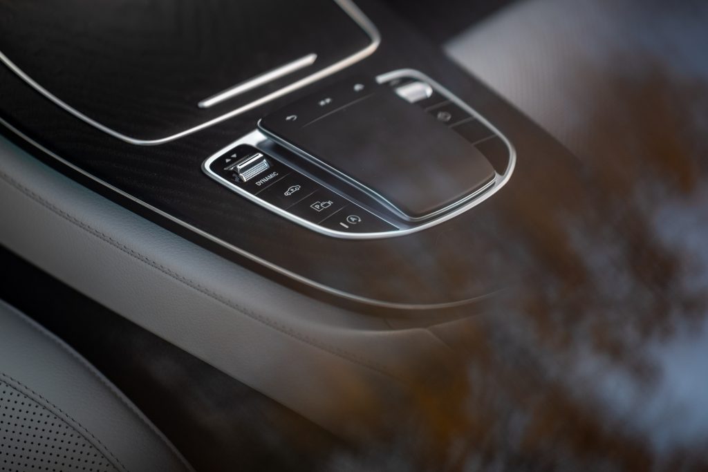 2021 Mercedes Benz E 450 4MATIC touch pad