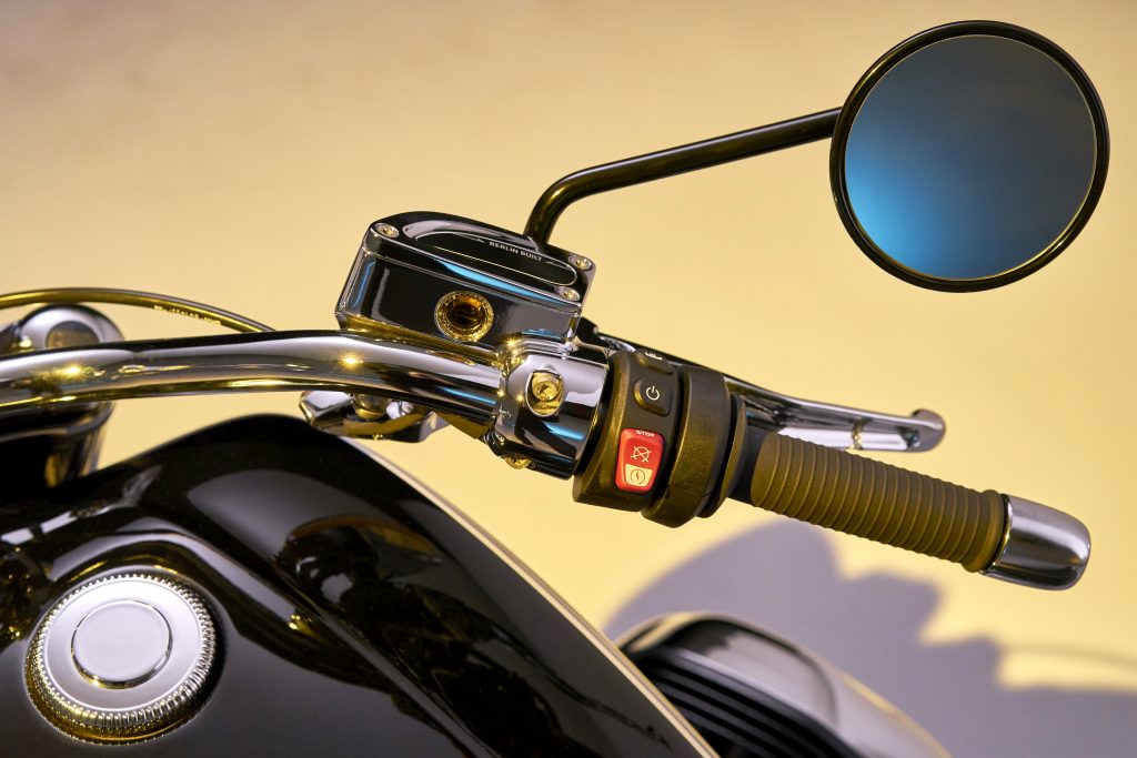 BMW r18 ignition detail