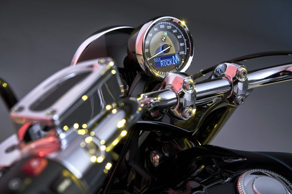 BMW r18 speedometer gauge