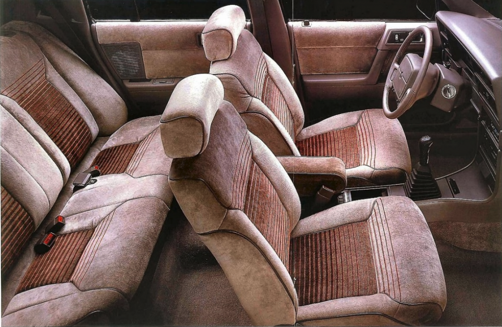 1990 Dodge Spirit ES