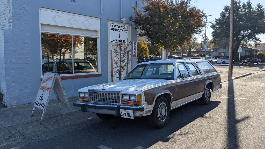 Ford LTD Crown Victoria Country Squire