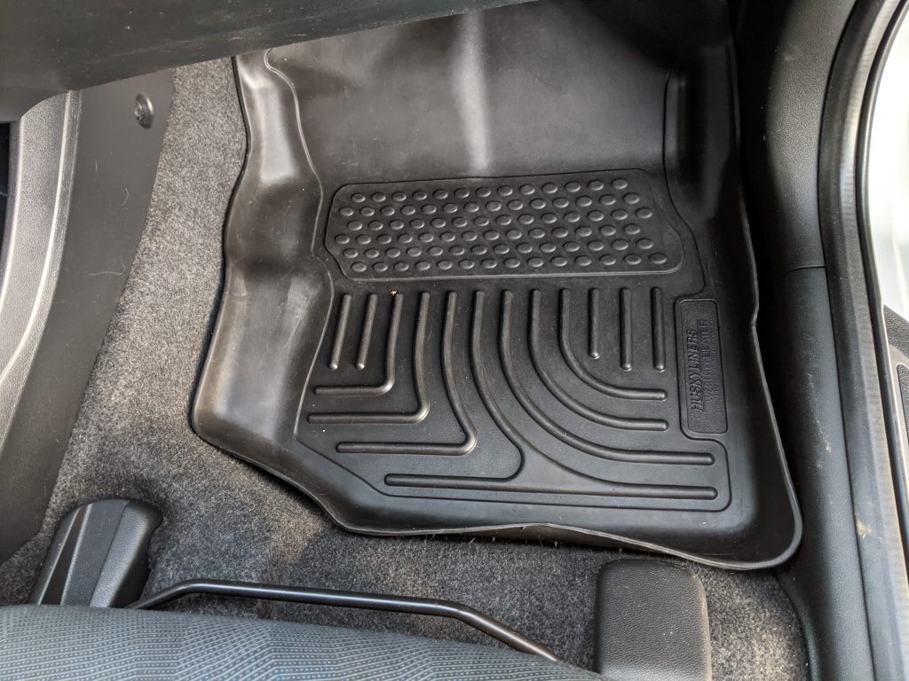 Cleaning car mats Cleaning car mats