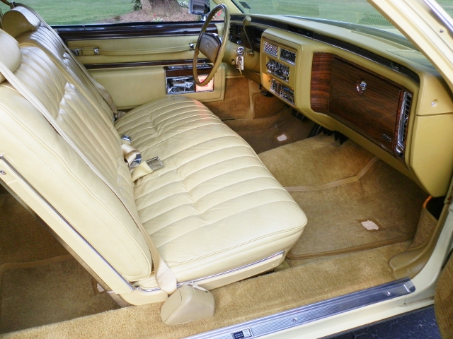 1977 Cadillac Coupe de Ville 09