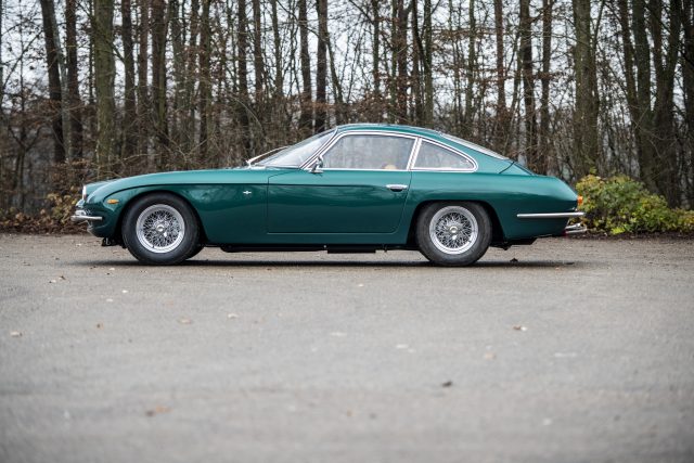 6 Lamborghinis stampeding across the block in Paris | Hagerty Media