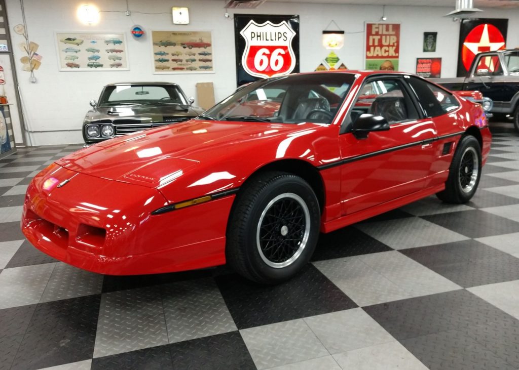 1988-pontiac-fiero-gt-feature pic