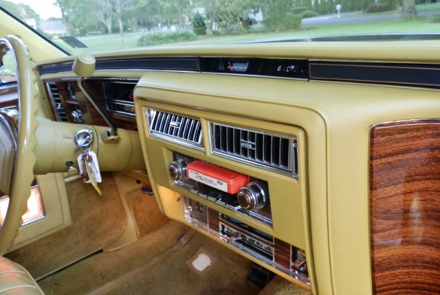1977 Cadillac Coupe de Ville 11
