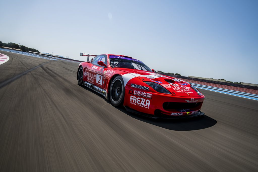 Ferrari 550 GT1 Prodrive front three-quarter dynamic action