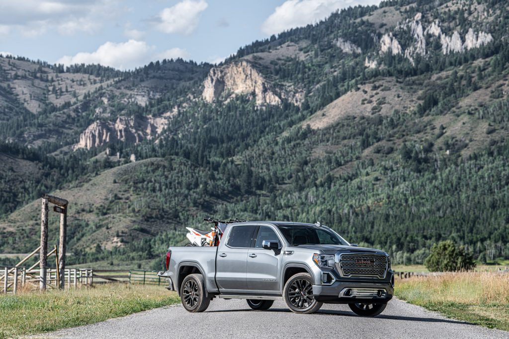 Sierra Denali PIckup front three quarter