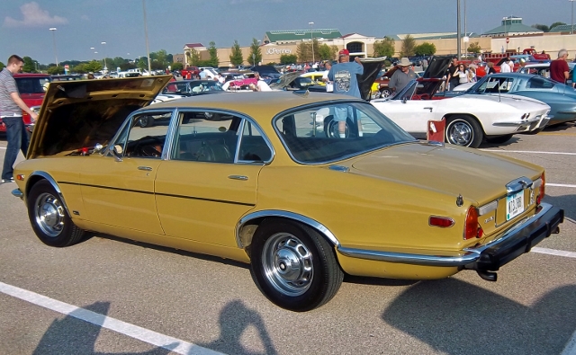 1974 Jaguar XJ12 L 04