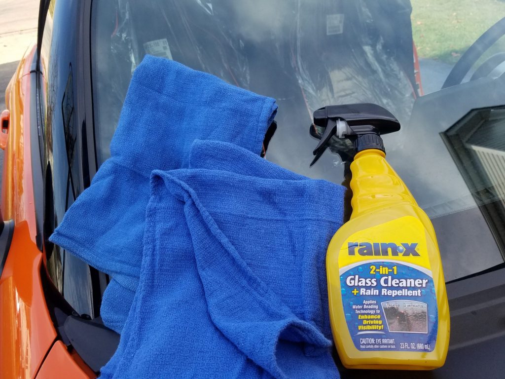 Cleaning car glass with rain-x Cleaning car glass with rain-x