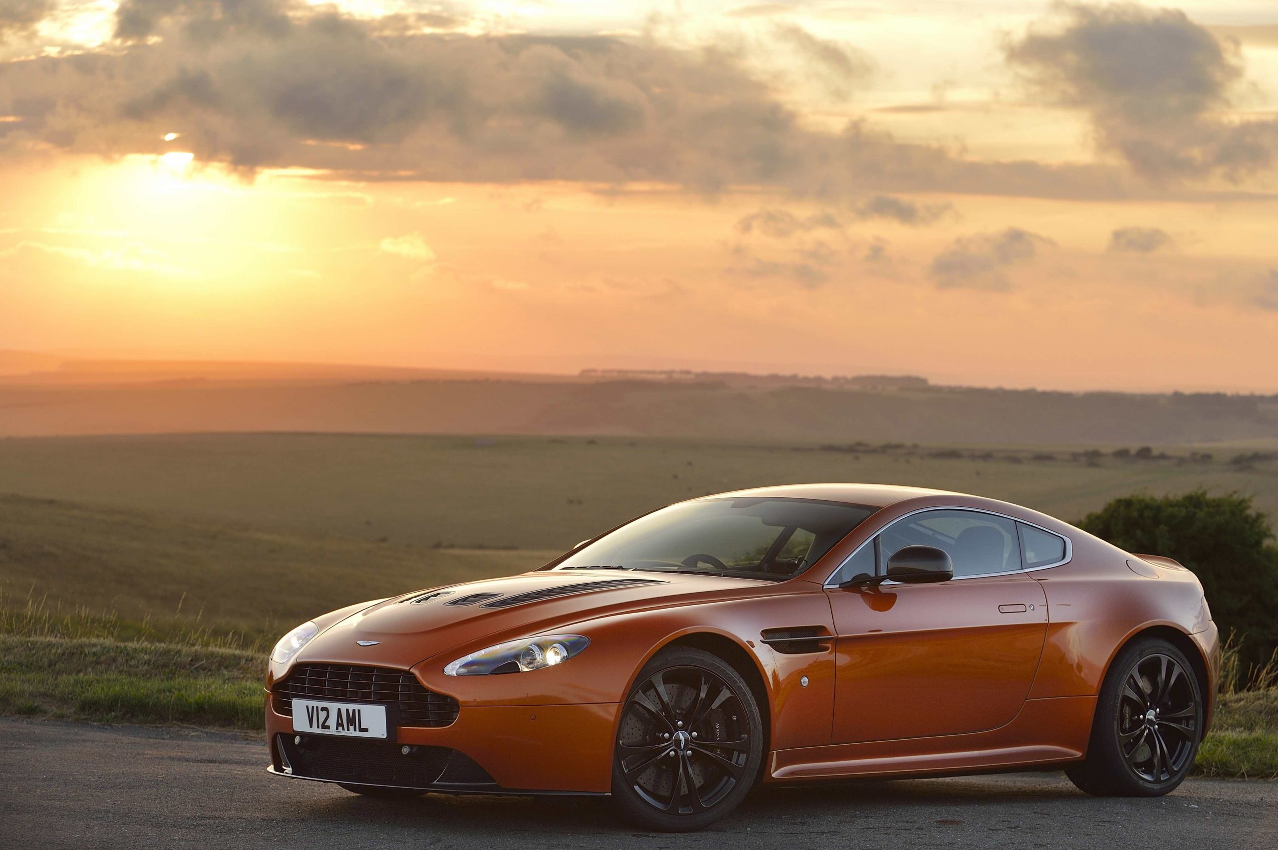 Spark Aston Martin V12 Vantage 2009年 Spark 1/43 Aston Martin V12 Vantage 2009 Minicar | eBay
