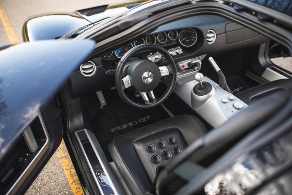 Ford GT door open front interior driver seat cockpit