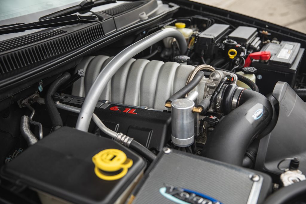 Jeep Grand Cherokee SRT8 engine bay