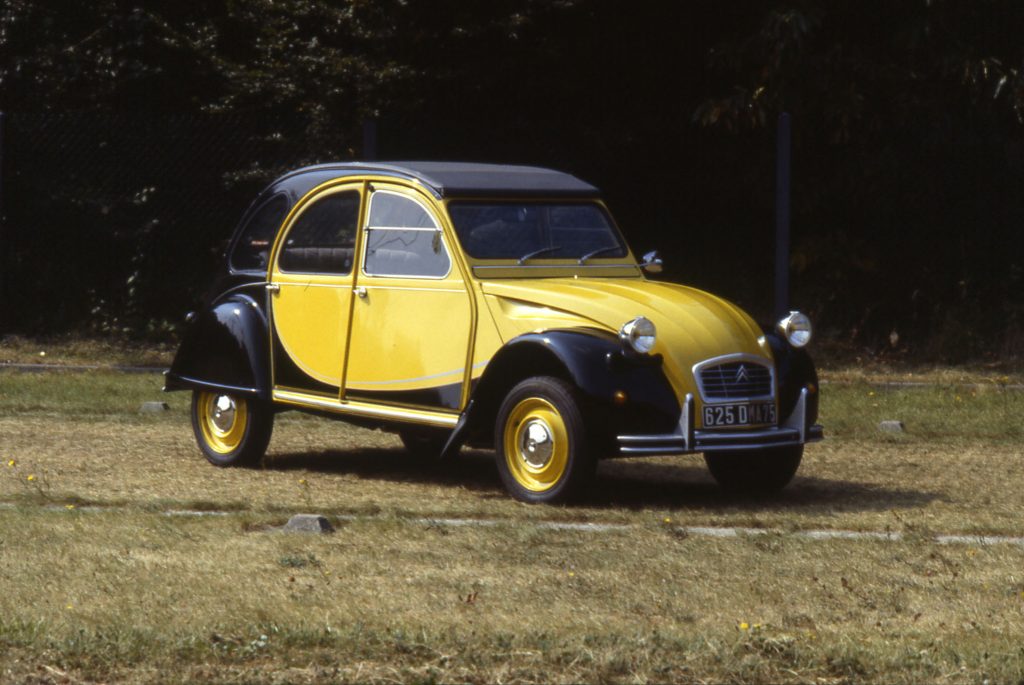 Citroen 2CV Charleston front three-quarter