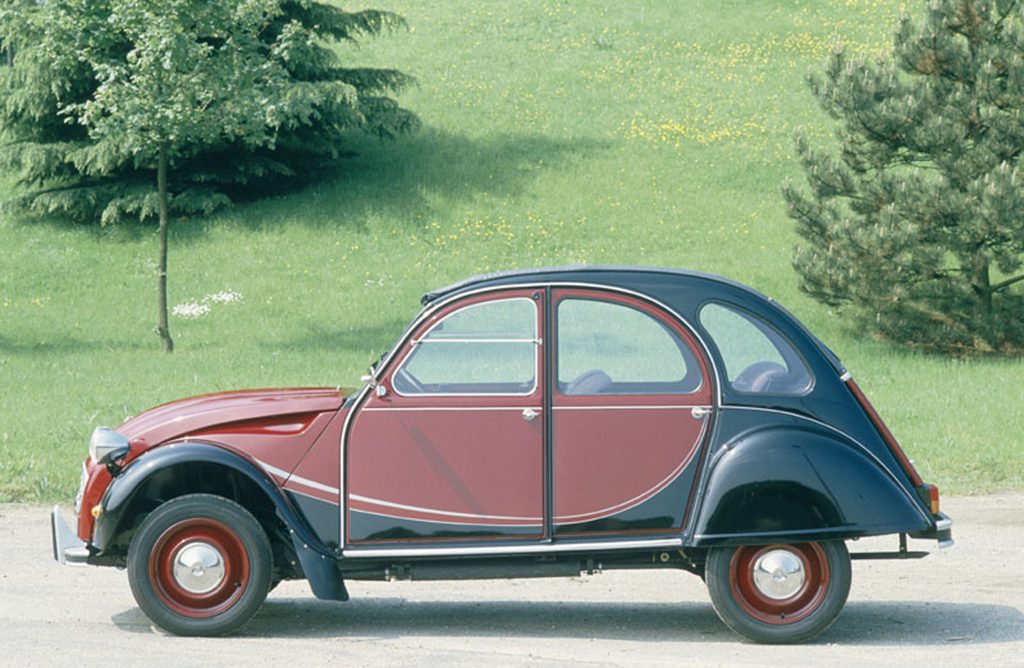 CITROEN_2CV_CHARLESTON__85.051.003_copyright_GUYOT_