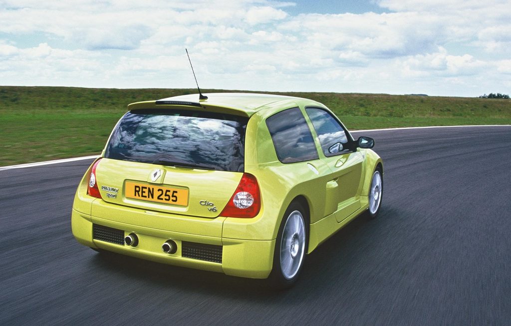 Clio Renault sport V6 rear three-quarter action