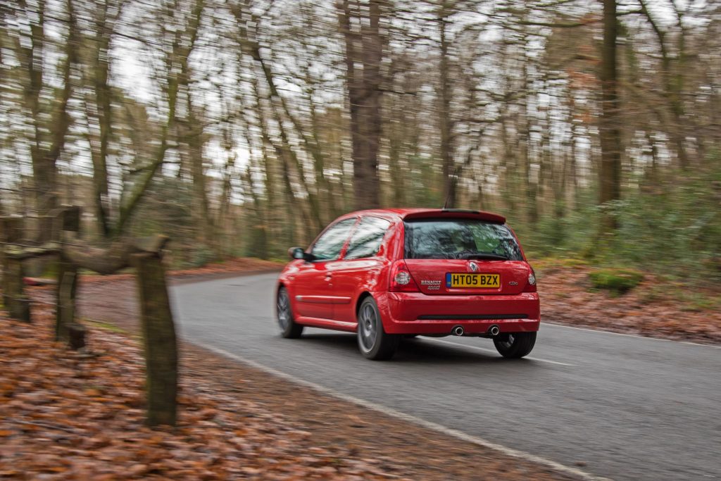 Renault sport Clio 182 Trophy rear three-quarter dynamic action