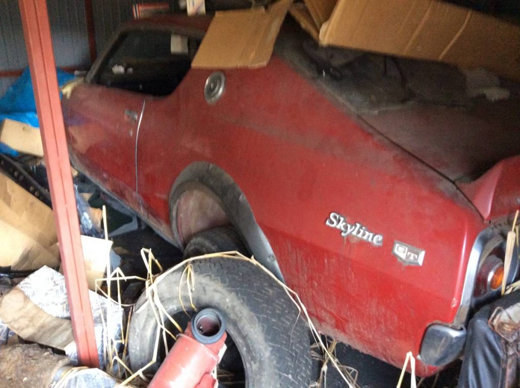 Nissan Skyline KPGC110 2000GT-R rear quarter panel