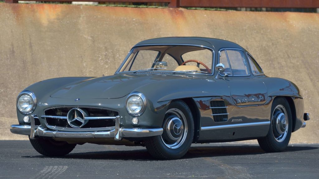 Mercedes-Benz 300SL Gullwing front three-quarter