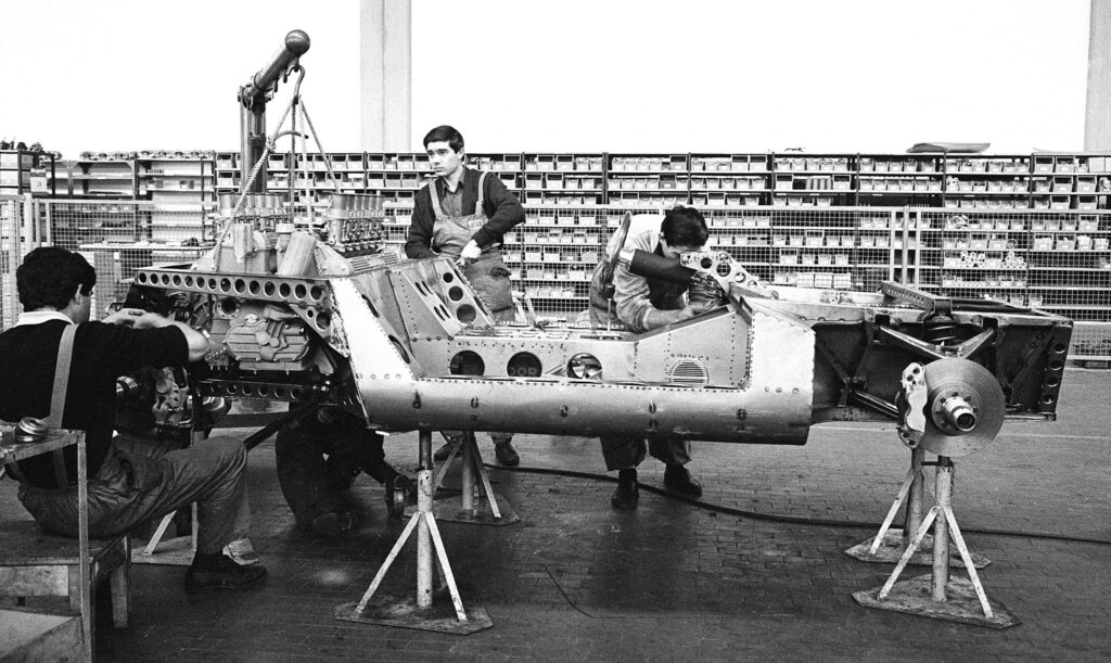 Mechanics building prototype P400 Miura