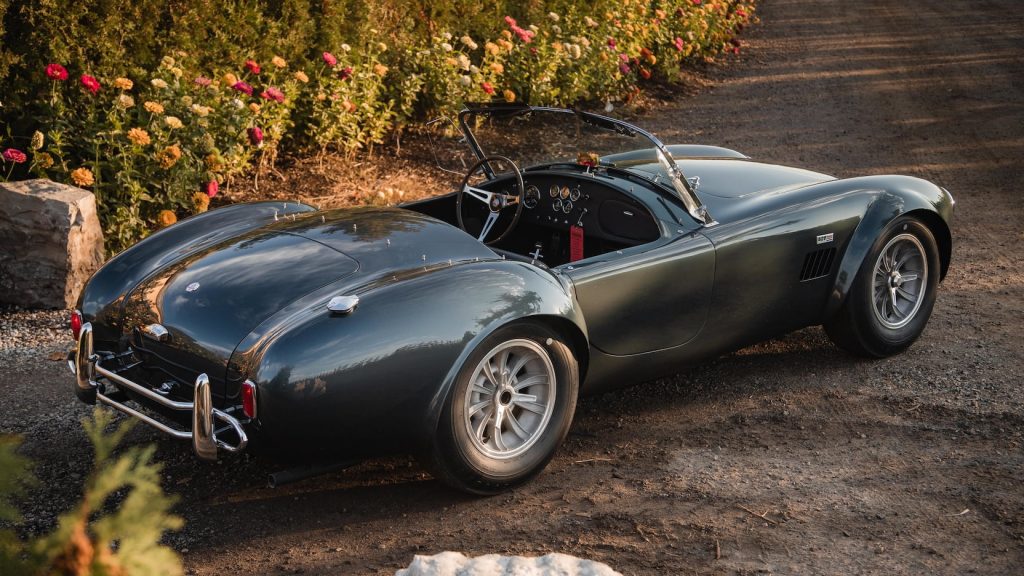 Shelby 427 Cobra Roadster rear three-quarter