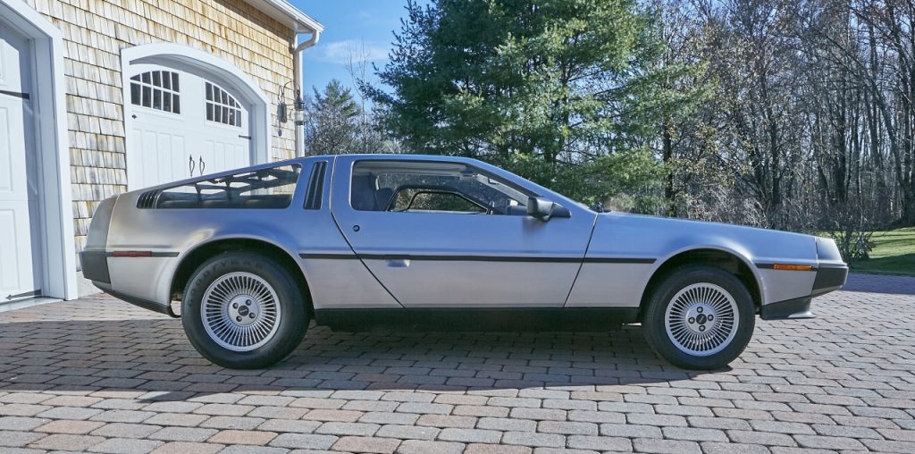 1981 DeLorean DMC-12 5-Speed side profile