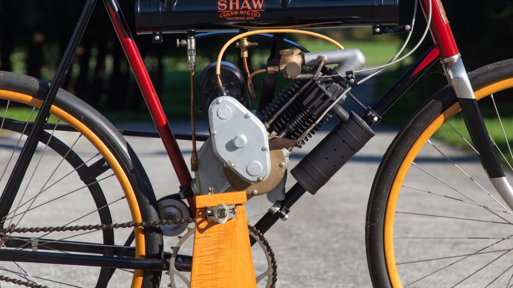 1909 SHAW MOTOR BICYCLE engine close up