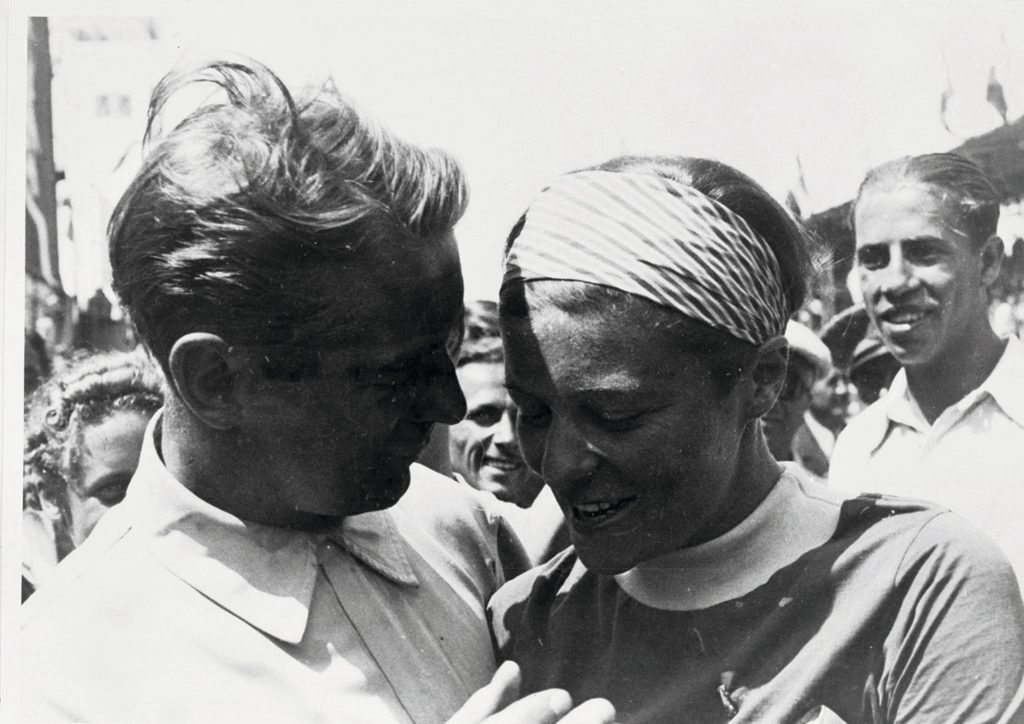 Bernd Rosemeyer and wife Elly Beinhorn 1937 in Pescara Italy
