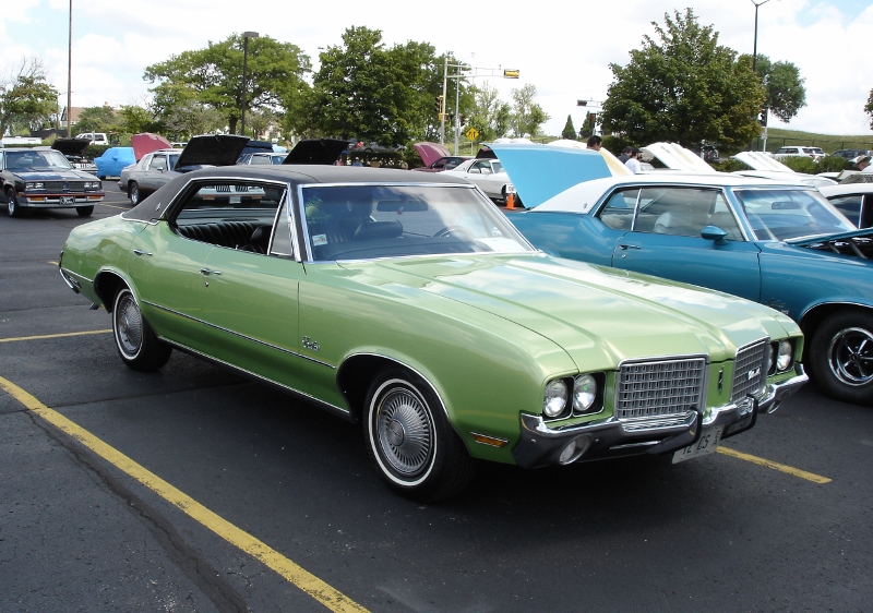1972 Oldsmobile Cutlass Supreme hardtop sedan 09