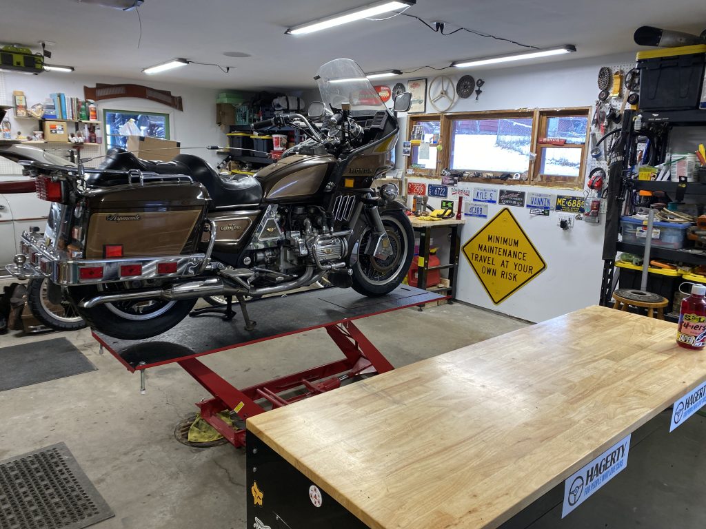 Goldwing on lift