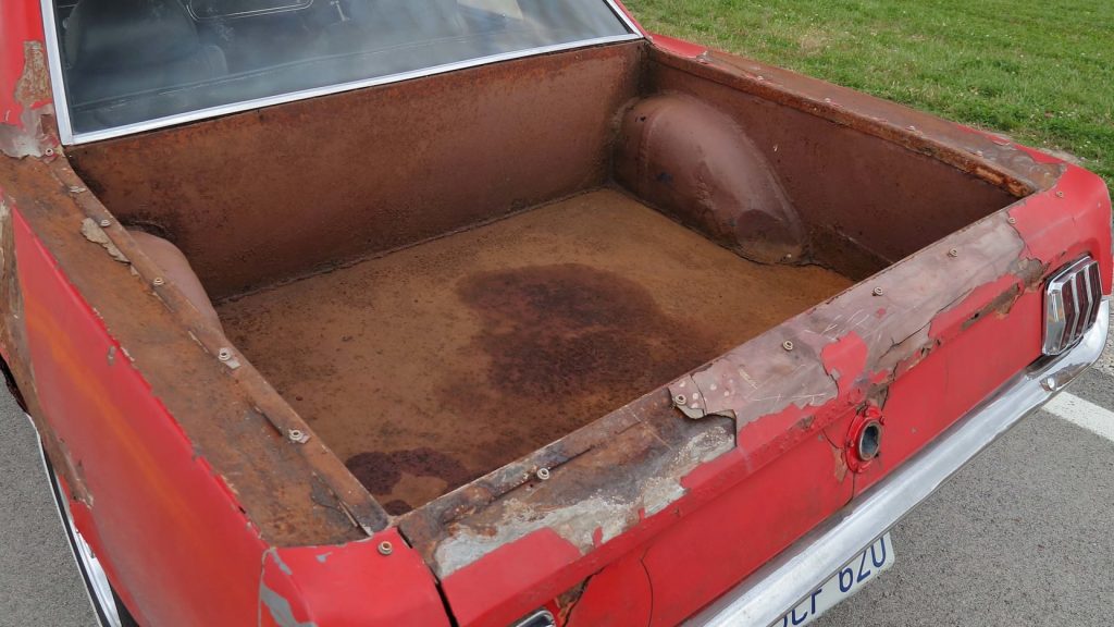 Mustang Mustero Bed