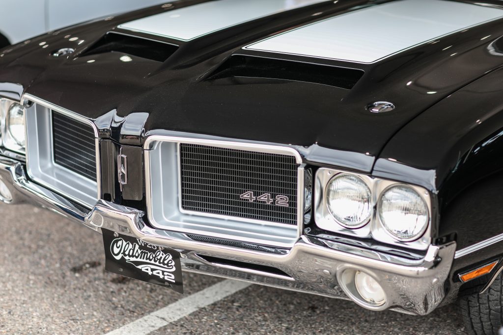 Oldsmobile Cutlass W-25 Hood
