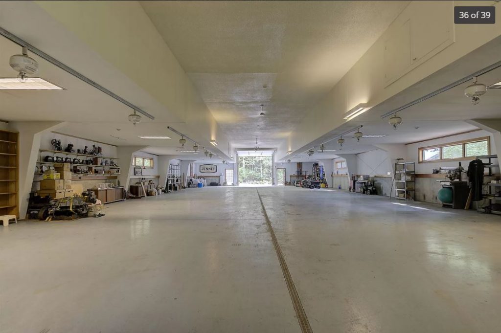 Rob Siegel - In search of a big garage - zillow tamworth 5