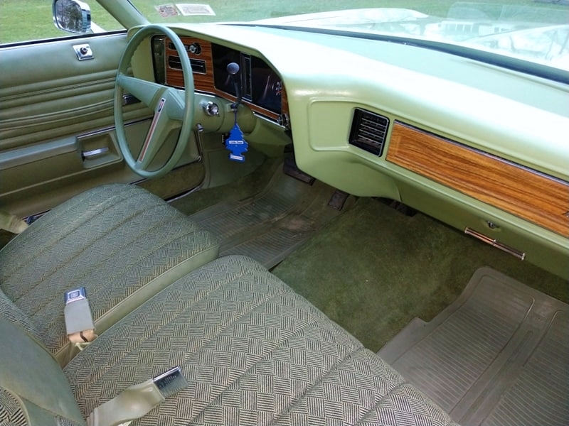 1975 Pontiac Bonneville 12